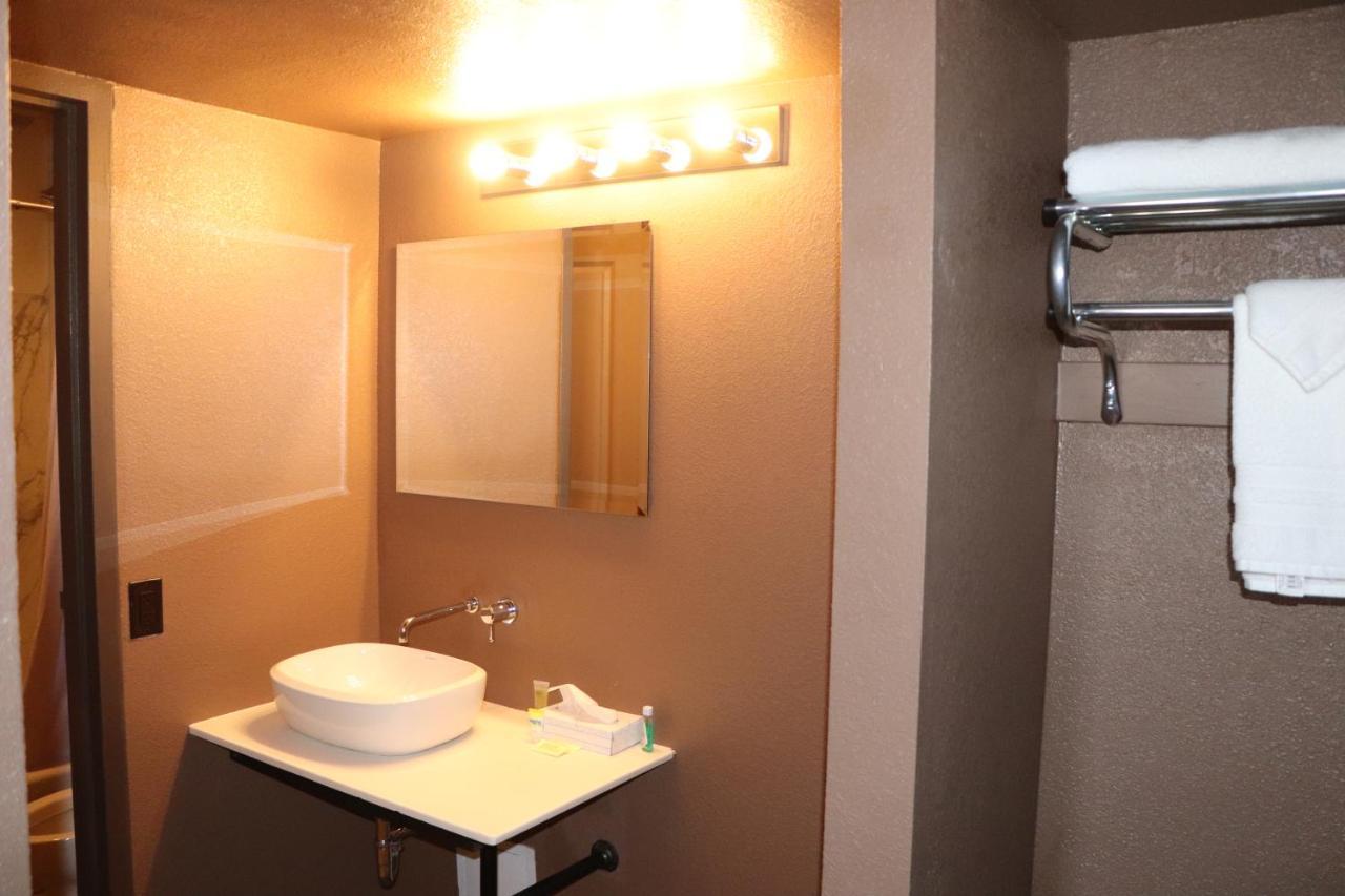 Historic Cow Palace Inn Lamar Екстер'єр фото
